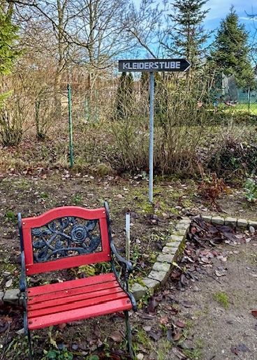 Wegweiser zur Kleiderstube